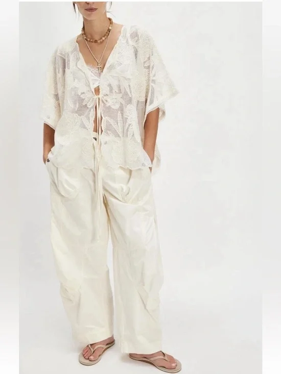 Free People Willow Floral Appliqué Detail Tie Front Cape Top NWT One Size - Picture 6 of 16